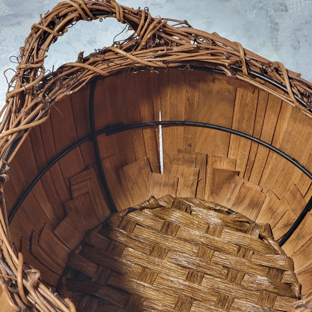 Vintage Handmade Pumpkin Shape Woven Basket Natural Wood Vine Twig Handle Rustic